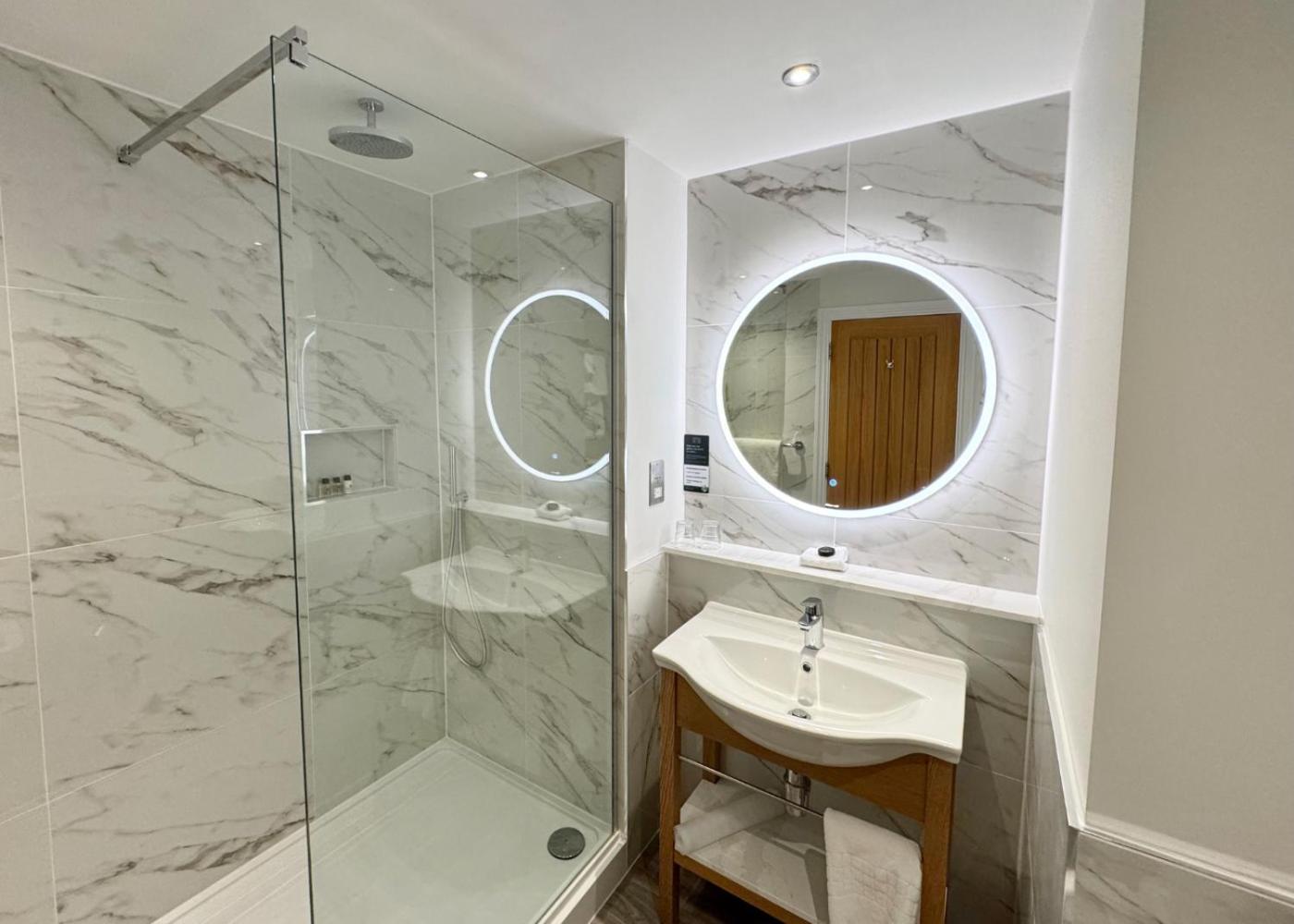 Luxury King Room